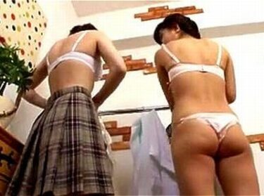 初めてエステを受けにきた童顔JK→オイルマッサでとことん秘部を刺激され母の隣でリアル昇天女子校生美少女童顔盗撮マッサージの無料AV