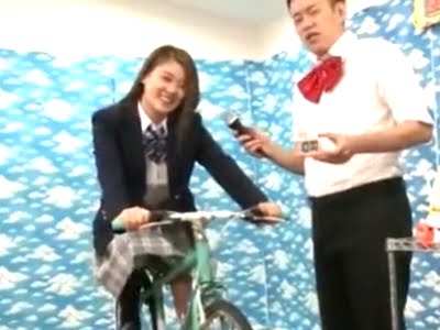 罰ゲームでハメ倒されるギャル系JK素人女子校生ギャルナンパのポルノ動画