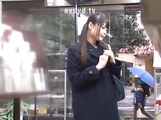 本屋さんで立ち読みしながら中出しレイプされる女子校生！女子校生美少女中出しレイプのアダルト動画