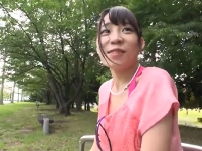 照れて笑う顔が可愛い童顔娘がガチハメで眉間に皺を寄せアクメ顔素人美少女ぶっかけのセクシー動画