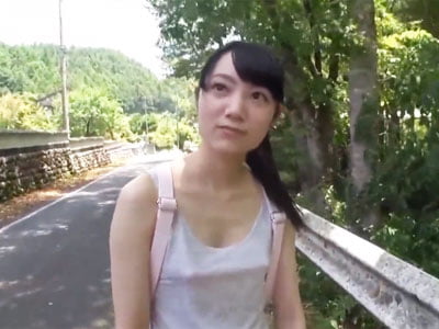 田舎町で出会った第一村人の貧乳娘を騙してガチハメ→ザーメンぶっかけフィニッシュ素人美少女ぶっかけのポルノ動画