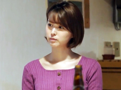 ずっと憧れだった上司の美人な奥様と布団の中で密着しながらNTRパコ巨乳人妻のセックス無料動画