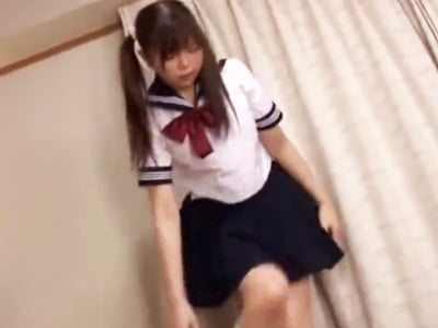 男のチンポに興味津々な変態JKトリオに囲まれて教室で生中出しパコ女子校生美少女ロリ中出し乱交のエロ動画