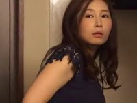 生チンポで膣中を刺激され痙攣させながらイキまくる佐々木あきお姉さん人妻中出しレイプ佐々木あきのアダルト動画