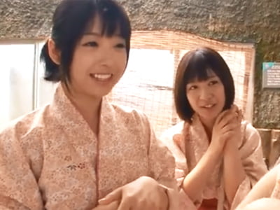夏休みを利用して旅館バイトする美少女達がお客さんを痴女ってハーレムパコ美少女乱交のエロ動画