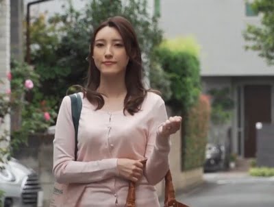 美人で清楚な見た目とは裏腹に…性欲溜まり切った奥様が発散NTR痴女人妻のアダルト動画