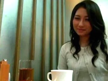 この穏やかな表情からは想像できない狂った腰使い！別嬪妻が自ら応募して不倫パコパコ素人痴女人妻のアダルト動画