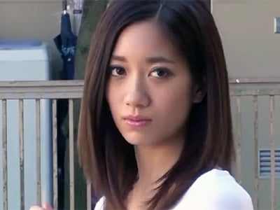 旦那を会社に見送った後に近所の兄ちゃんの若いエネルギッシュチンポを楽しむ不貞妻お姉さん痴女人妻顔射ハメ撮りのアダルト動画