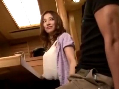 夫が寝る横で強姦魔に凌辱されて号泣する美人妻人妻中出しレイプのエロ無料動画