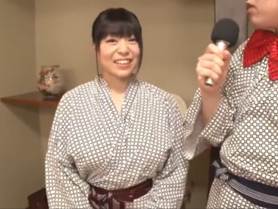 タオル1枚でのツイスターが盛り上がってSEXなだれ込み巨乳美少女のアダルト動画