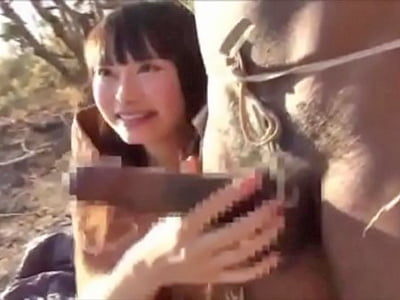 初めて見た黒人チンポを荒野で楽しむ美少女美少女パイパン中出しのアダルト動画