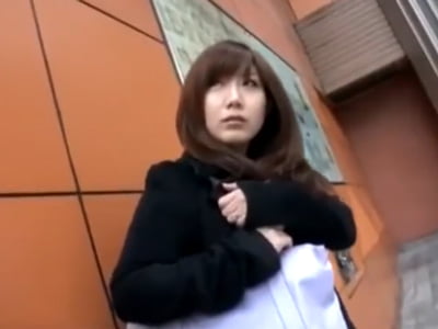 素人妻が泣きそうな顔になりながら大絶頂！素人人妻のアダルト動画