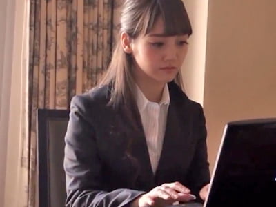 スタイル抜群の美人OLがホテルの一室で上司と禁断パコｗお姉さん痴女OLのエロ動画