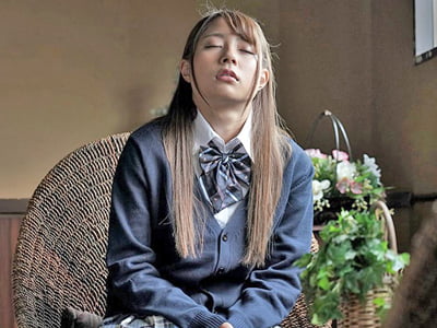 中出しを欲しがる淫乱娘に無許可で本番できる子作り催眠裏風俗女子校生美少女中出し河南実里のAV無料動画