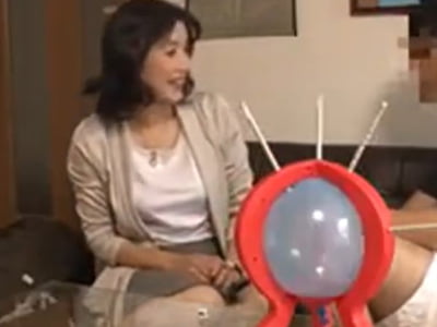 熟女を口説き落として連れ込み→中出しパコを盗撮！素人人妻熟女中出し盗撮のアダルト動画