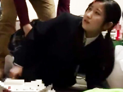 知らないオジサンについていったJKが次々と犯されて中出し専用の便器化‥女子校生美少女中出しレイプのセックス無料動画