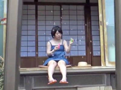 田舎娘を夜這いして幼いマ●コを堪能美少女中出しのエロ動画