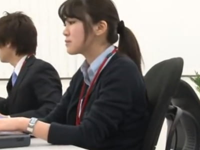 仕事中なのに部下のOL脅してオフィス内顔射パコに持ち込むクズ上司素人お姉さんOL顔射レイプの無料AV動画