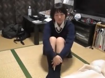 体育の授業を抜け出し教室でパコりあう巨乳JK達ｗ巨乳女子校生美少女3Pのアダルト動画