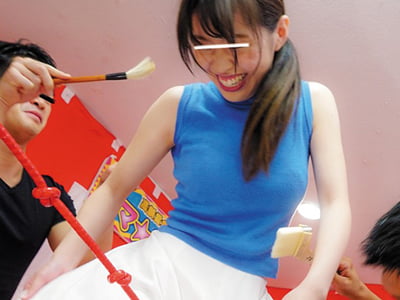 マイクロビキニでのオマ●コ綱渡り！失敗したら即SEX巨乳素人お姉さんのエロ動画