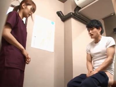 友達の目の前で友達の母親とSEXする変態野郎ｗ痴女人妻熟女のアダルト動画