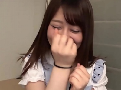 秋葉原で捕まえた超上玉素人！美少女なのに中身はオタクな奥手女子を解放パコ素人美少女ハメ撮りナンパのアダルト動画