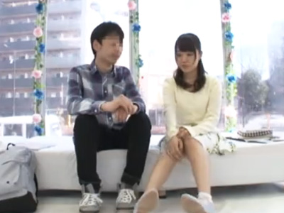 純粋そうな顔して簡単に男友達に中に出させちゃう女子大生素人パイパン中出しのAVエロ動画