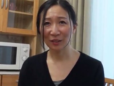 もう長年ご無沙汰で性欲の限界に達した熟女妻に中出しバチキメ人妻熟女中出しのアダルト動画