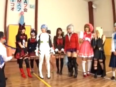 エヴァ・監獄学園etc…各種揃ったコスプレ美女たちと乱交開始！美少女ロリコスプレ乱交のアダルト動画