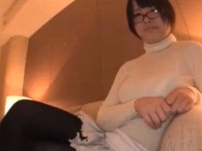 チョイブスメガネ巨乳女に巨根ねじ込み中出し！巨乳素人お姉さんめがね中出しハメ撮りのAV無料動画
