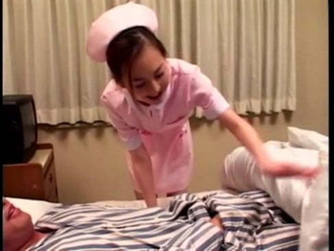 お茶目な美人看護婦がイタズラで患者のアソコを刺激したら仕返しにハメられるｗｗｗｗ痴女看護婦フェラぶっかけのアダルト動画