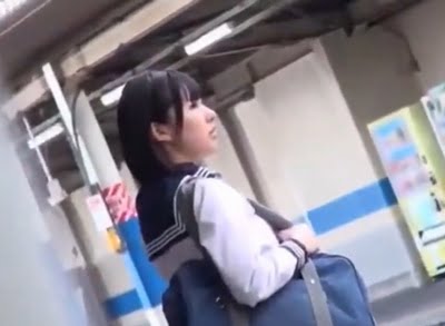 痴漢魔に目を付けられたリアルJK→電車内で恐怖のあまり声も出せずに無慈悲なレイプ素人女子校生美少女レイプ盗撮痴漢のセックス動画