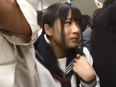 満員電車で痴漢相手に逃げられずにレイプまでされちゃう女子校生女子校生美少女ロリレイプ痴漢のエロ動画