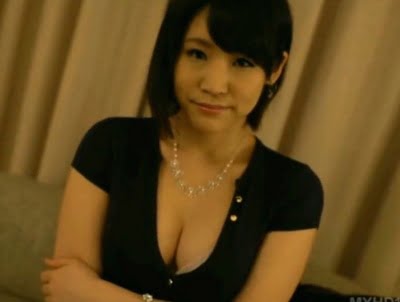 圧倒的美人な奥様が…刺激を求めて自らAVの道へ→日常のSEXでは感じられない快感に人生最大のアヘ顔パコ素人人妻ハメ撮りのアダルト動画