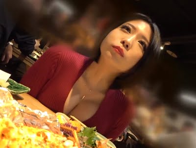 飯食ってる最中も胸の谷間ばかりが気になるえちえちレンタル彼女とラブホハメ撮り巨乳素人ギャルハメ撮りのアダルト動画