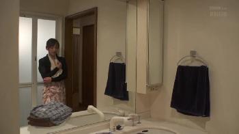 夫の部下に優しい顔してたら中出しレイプされて人間不信に陥る人妻！巨乳のアダルト動画