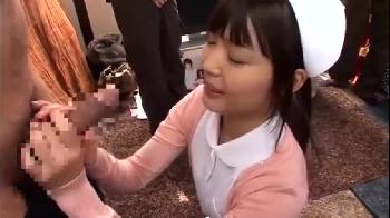一週間以上溜めこんだ特濃ザーメンを次々とごっくんするド淫乱ナース！痴女看護婦顔射フェラのアダルト動画
