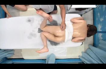 素人ギャル達がMM号で鬼畜マッサ師に中出しされる！巨乳お姉さんナンパ盗撮マッサージのアダルト動画