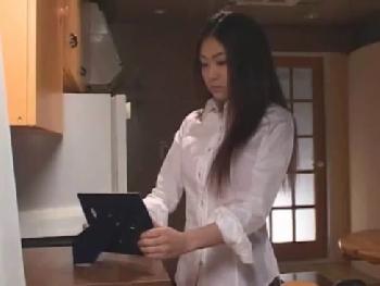 格が違う黒人の巨根でガン突きされて即イキするお姉さん！巨乳中出しフェラぶっかけ乱交のアダルト動画