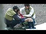 キャンプ場で強引に襲われ3Pセックスさせられる美少女JK！女子校生コスプレ顔射ぶっかけレイプ露出のアダルト動画