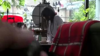 押しに弱いお姉さんを無理やりに車に乗せて乱れまくる騎乗位！美少女コスプレさくらゆらのアダルト動画