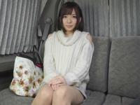 超カワイイ今時の女子が素股だけのはずが中出しされて涙目！美少女素人ハメ撮りのエロ動画