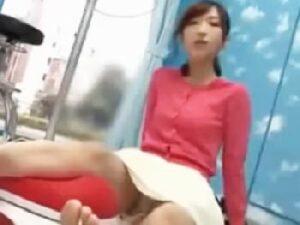 女子アナ志望の清楚系JDがアンケートと騙されて膣内射精されちゃうW！美少女素人中出しナンパ盗撮のエロ動画