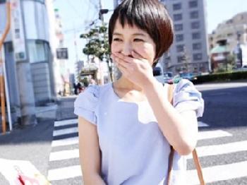 賞金の誘惑に負けて美人JDが野球拳に参加し負けて罰ゲームの即ハメ！美少女中出しナンパのエロ動画