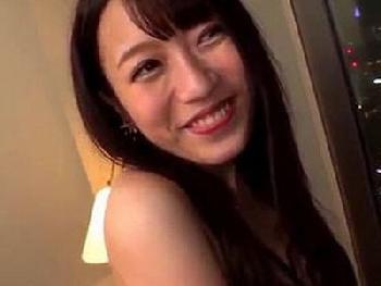 巨乳スレンダーJD美少女をホテルに連れ込み淫乱セックス♡！素人フェラハメ撮りのエロ動画