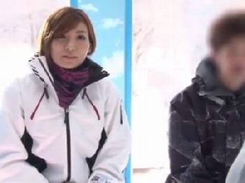 素股から我慢出来ず男友達に挿入されてしまう素人娘を盗撮！巨乳マッサージのエロ動画