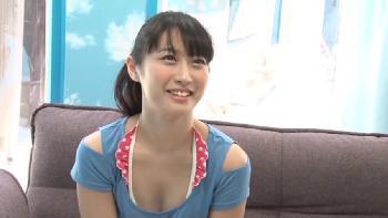 何も分からずあの部屋に入っちゃった美少女が筆下ろしを頼まれ中出しされる！素人水着のエロ動画