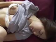 清潔感あふれる大きいオッパイ奥様が性的欲求が爆発寸前なのを近所の男に察知されて婦女暴行されたら全力で狂乱する！巨乳中出し素人フェラ人妻のアダルト動画