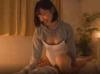 彼女のお姉さんの挑発を真に受け暴走膣射フアック！中出しフェラ痴女手コキのアダルト動画