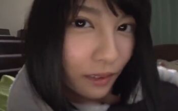 特大Hカップ妹・松岡ちなちゃんのモーニングフェラで朝っぱらから大量射精！巨乳美少女妹痴女顔射フェラ松岡ちなのアダルト動画